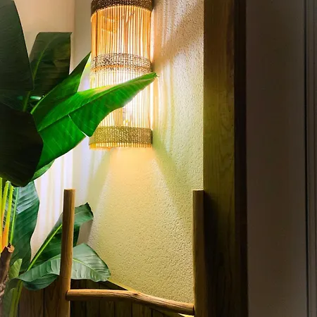 Le Cocon Rose Jacuzzi Privé Rêve Et Douceur Appartamento