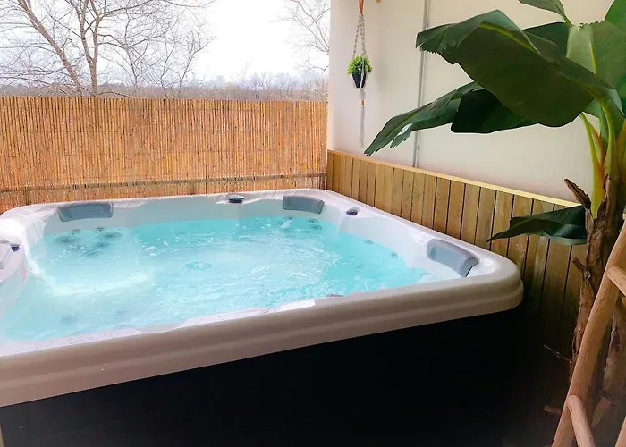 Appartement Le Cocon Rose Jacuzzi Privé Rêve Et Douceur Belin-Beliet