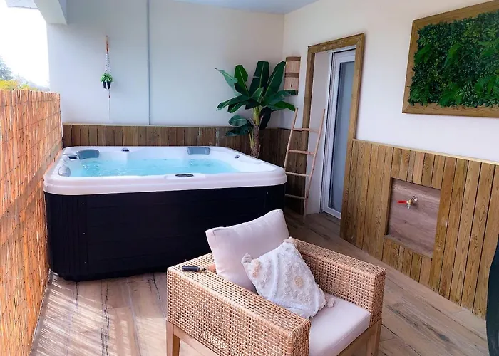 Le Cocon Rose Jacuzzi Privé Rêve Et Douceur Appartement *